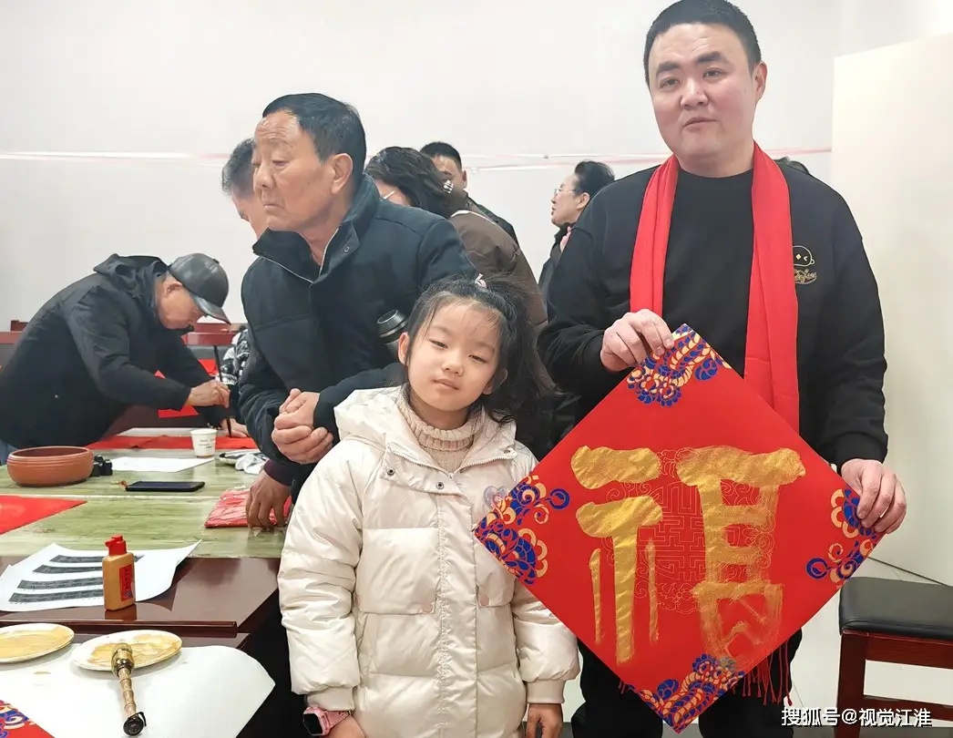 蚌埠市易联创业互助协会文化盛宴_蚌埠龙湖社区_蚌埠市龙湖春天社区春节书画活动