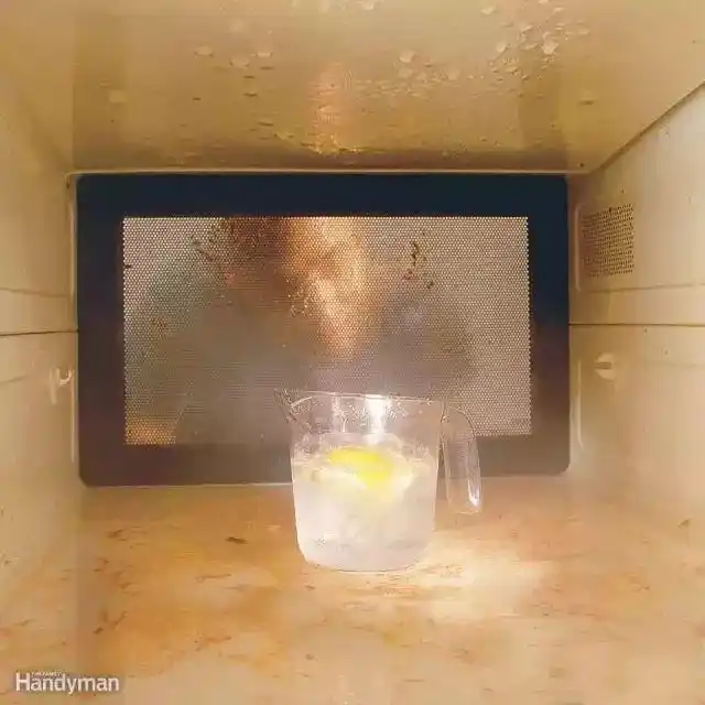 盘子是怎样洗的_厨房清洁小技巧_食盐洗涤灵擦地